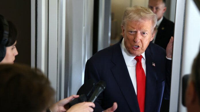 Trump dice que no está considerando ataques contra Venezuela
