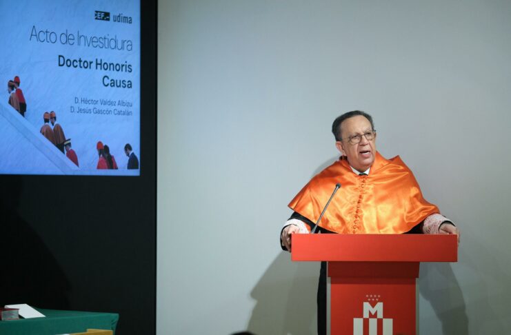 La Universidad UDIMA de España inviste como Doctor Honoris Causa al gobernador del BCRD, Héctor Valdez Albizu