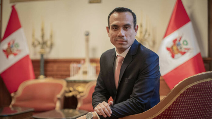 Congreso de Perú designa al presidente interino tras aprobar la vacancia de Boluarte