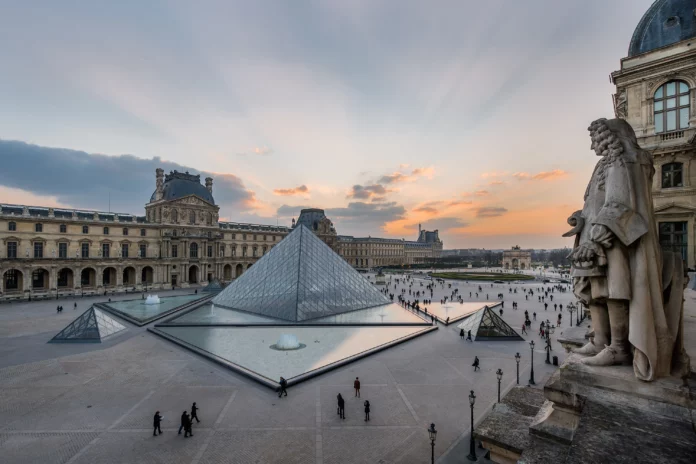 Conmoción en Francia por el robo de joyas en el Museo del Louvre