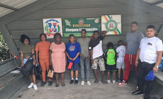 Ejército captura a ocho haitianos indocumentados en Dajabón