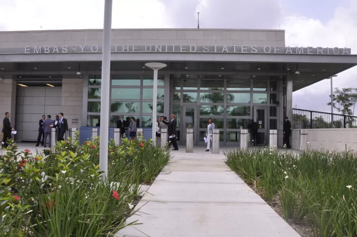 Embajada de EE.UU. en RD anuncia tarifa de 5,000 dólares a extranjeros detenidos por ingreso ilegal