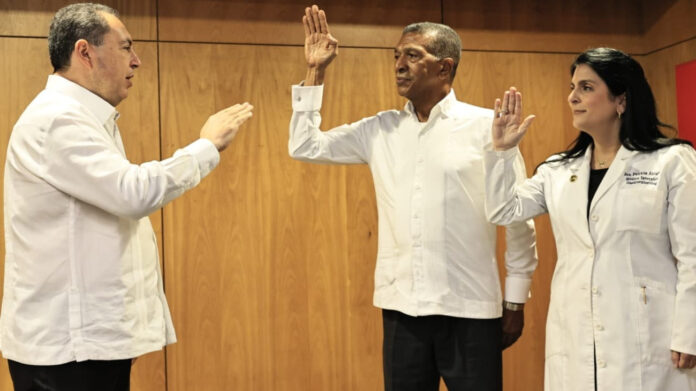 SNS juramenta nuevas autoridades del Hospital Clínico Quirúrgico José Joaquín Puello