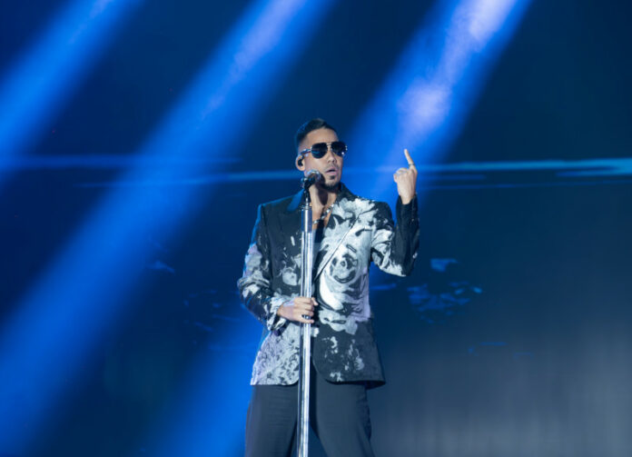 Romeo Santos revela un adelanto del primer sencillo de su nuevo álbum con video de “La casa de Alofoke”