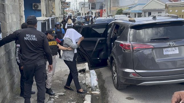Allanan vivienda en SFM y detienen a una mujer