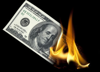 Bloomberg: La era del dominio del dólar se acerca a su fin