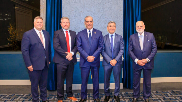 Abinader impulsa a la República Dominicana hacia el mapa global de semiconductores