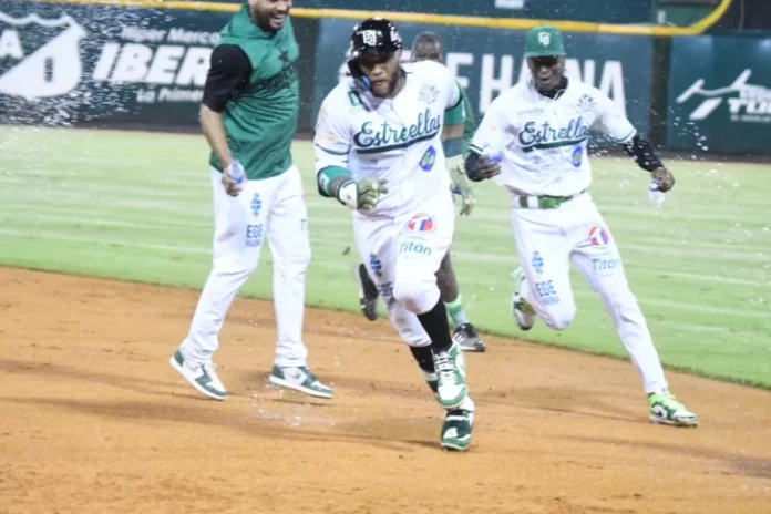 Canó dispara hit ganador en el 10mo en 5ta derrota Licey