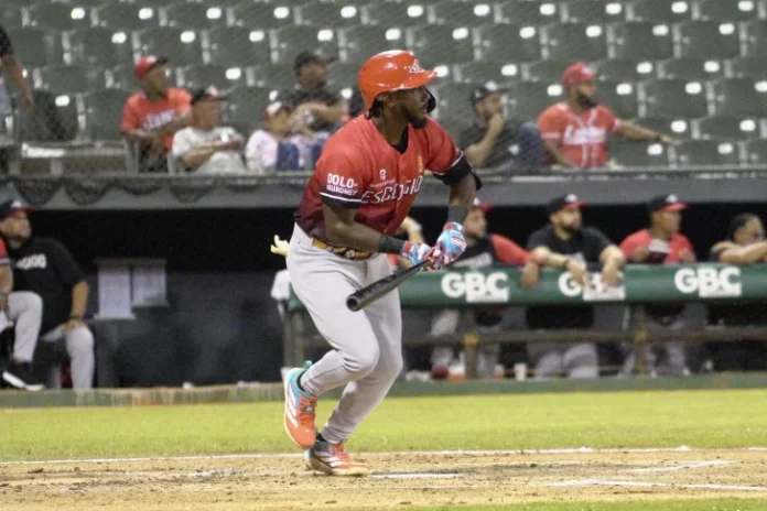 Leones escalan al tercero y envían al sótano a las Estrellas