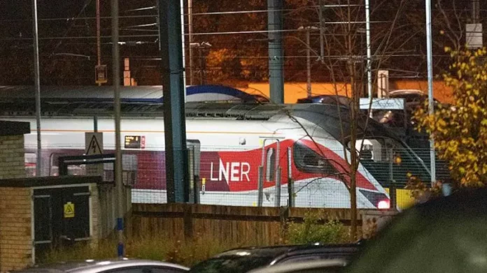 Once heridos, uno de ellos grave, en un ataque con arma blanca en un tren que se dirigía a Londres