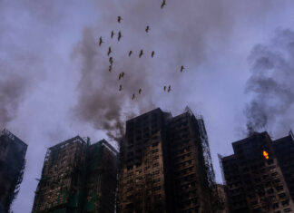 Aumenta la cifra de fallecidos por el incendio residencial en Hong Kong