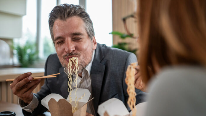 Consecuencias negativas que los fideos instantáneos podrían traer a tu salud