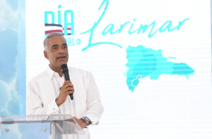 Joel Santos anuncia que mineros de larimar ya cuentan con seguro de vida colectivo