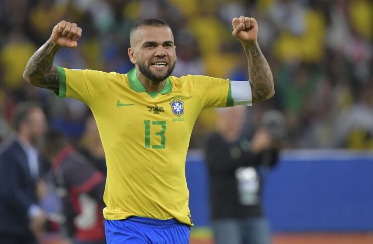 Dani Alves podría volver a jugar al fútbol profesional tras ser absuelto por un delito de agresión sexual