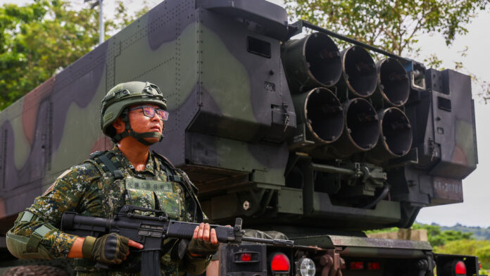 China castiga con sanciones a empresas armamentistas de Estados Unidos