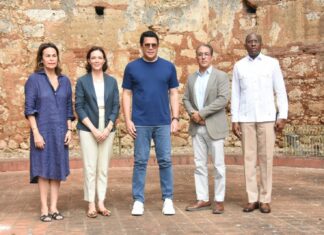 Ministro de Turismo reabre calles 19 de Marzo y Hostos en Ciudad Colonial