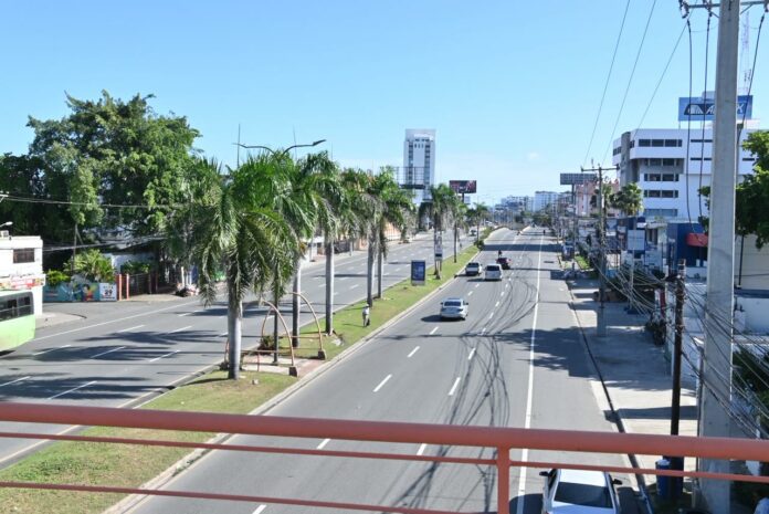 Vacías lucen principales avenidas del Gran Santo Domingo