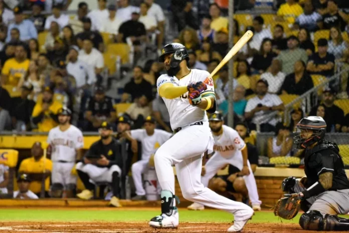 Águilas se imponen a Leones y los envían al último puesto
