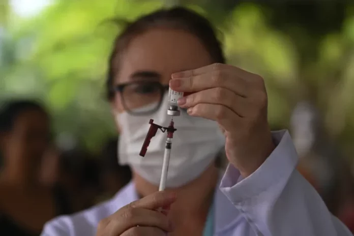 Brasil aprueba la primera vacuna en el mundo de dosis única contra el dengue