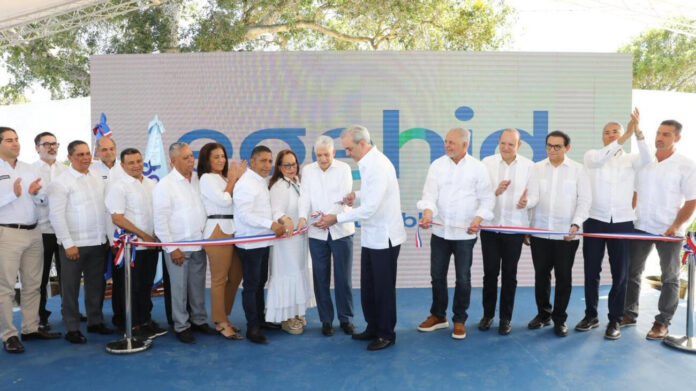 Abinader inaugura 48.49 kilómetros de carreteras en Santiago