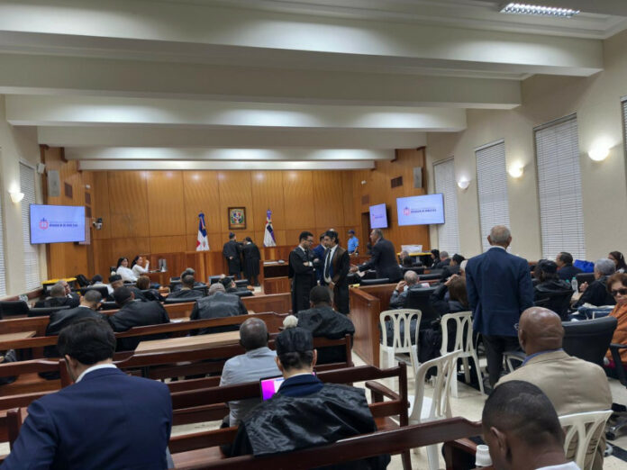 Jueza rechaza adicionar un día al caso Calamar; recesa audiencia por salud de Rafael Calderón