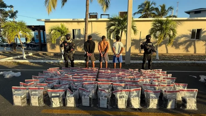 Ocupan en Baní alijo de 429 paquetes presumiblemente cocaína