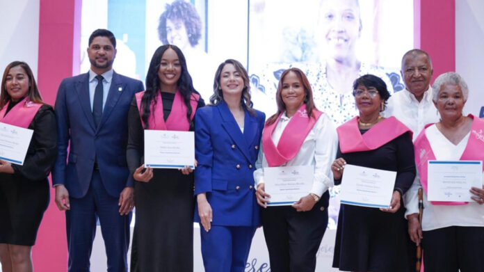 Dirección de Desarrollo Social Supérate gradúa 932 “Mujeres SuperEmprendedoras”
