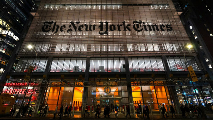 Trump acusa a The New York Times de ser una amenaza para EE.UU.