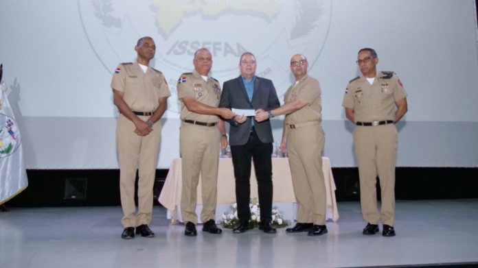 Ministerio de Defensa inicia entrega de “Cheque Sueldo por Año” a militares retirados