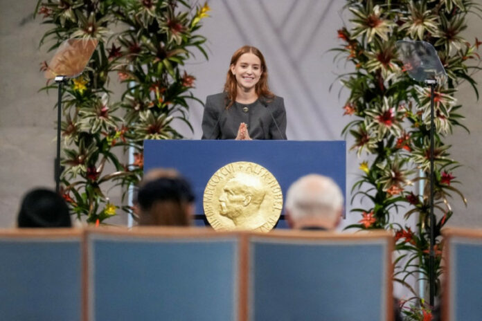 Hija de Corina Machado recibe el Nobel de la Paz en su ausencia