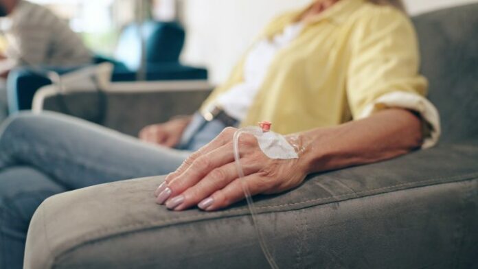 Avance contra un tipo de cáncer que afecta a adultos jóvenes: lograron la remisión total de los síntomas