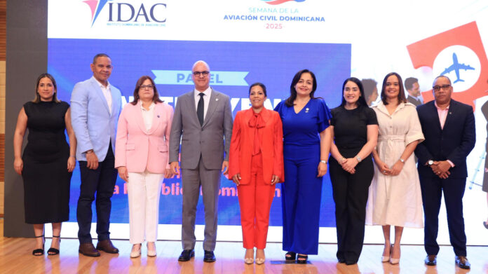 IDAC realiza panel "Construyendo capacidades para el desarrollo sostenible de la aviación civil" en Santiago