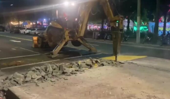 Intrant retira muro en el Malecón ante rechazo de conductores