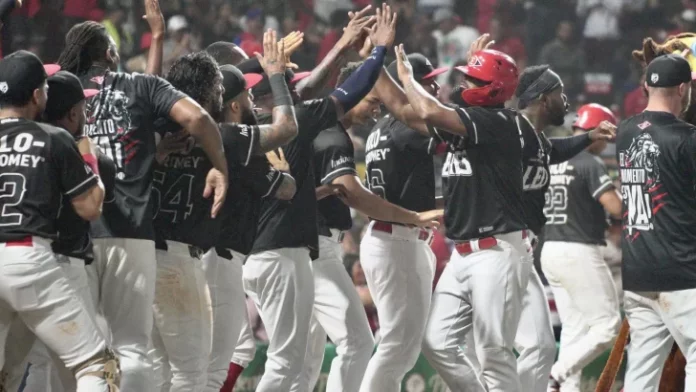 Leones sellan pase al Round Robin con triunfo