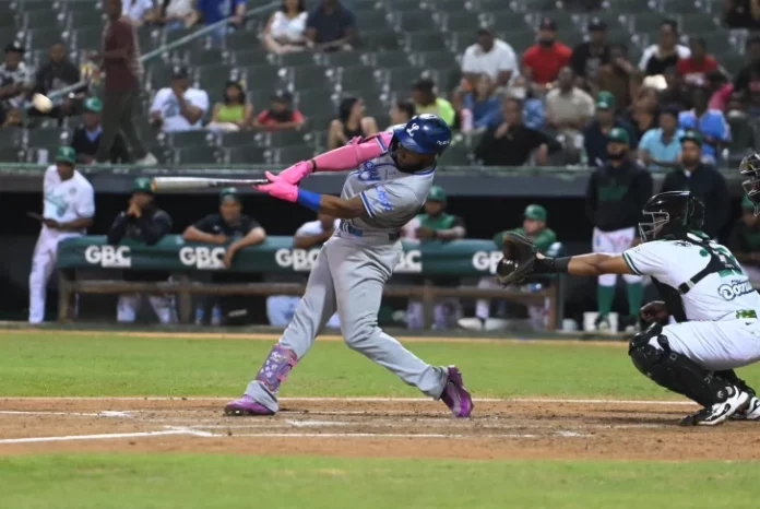 El Licey derrota a las Estrellas 4-1 y suma su tercera victoria corridaEl Licey derrota a las Estrellas 4-1 y suma su tercera victoria corrida