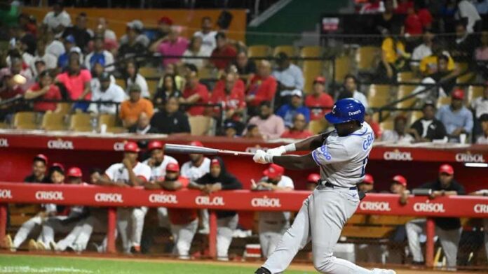 Tigres del Licey vencen 5-3 a los Leones del Escogido