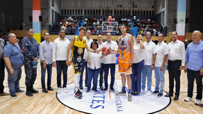 Miderec remoza polideportivo y realiza aporte al TBS de Barahona