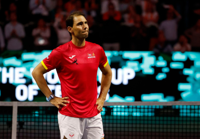 Rafael Nadal es operado de la mano derecha