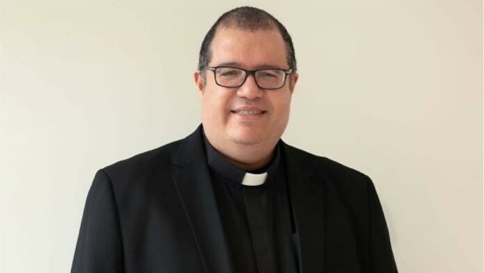 El sacerdote Manuel de Jesús Rodríguez es designado como obispo en una Diócesis de Florida
