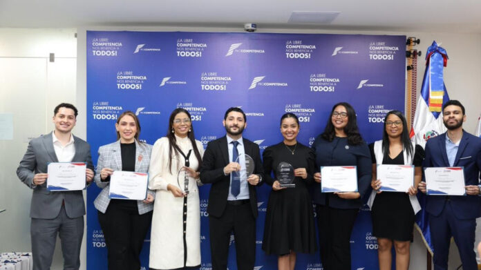 ProCompetencia premia a estudiantes y profesionales en su concurso nacional de ensayos