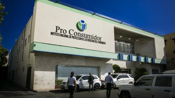 Pro Consumidor sancionará a comercio por uso irregular de tarjetas del Bono Navideño
