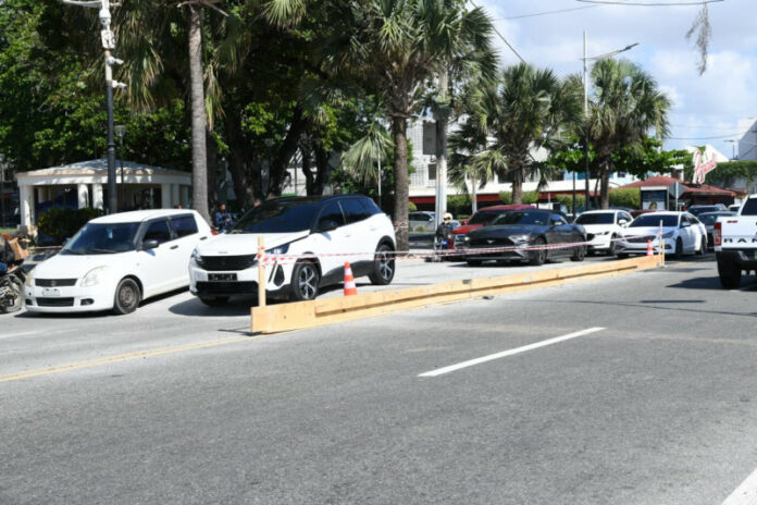 Reductores de velocidad construidos por el Instituto Nacional de Tránsito y Transporte Terrestre (Intrant) ocasionan en taponamiento en el Malecón de Santo Domingo
