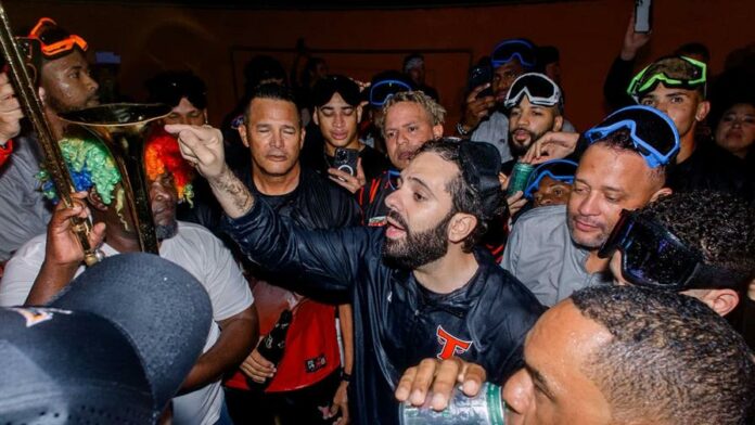 Toros avanzan al Round Robin; Troy Johnston regresa para playoffs