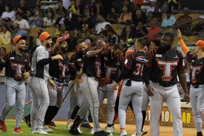 Toros del Este derrotan a las Águilas Cibaeñas
