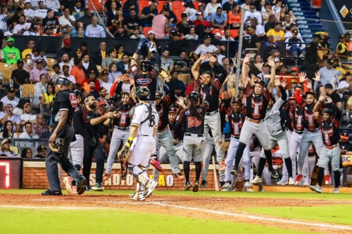 Luis Liberato empuja cuatro en victoria de los Toros