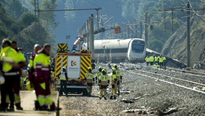 Suben a 42 los muertos por el accidente ferroviario en España