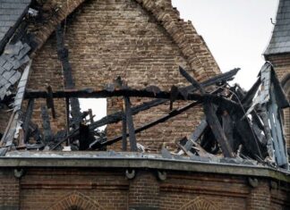 Ámsterdam: Un incendio devasta una iglesia durante Nochevieja