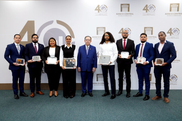 BCRD celebra acto de premiación Concurso Anual de Economía Biblioteca Juan Pablo Duarte 2025
