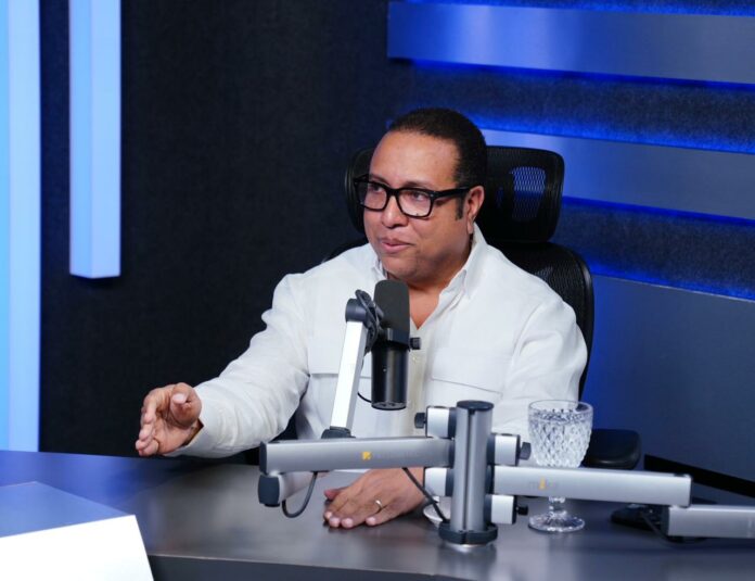 Experto en política internacional plantea intervención de EE. UU. en Venezuela es por interés petrolero