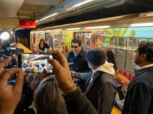 Ministro Collado lanza nueva ruta promocional en Línea A del tren en Nueva York
